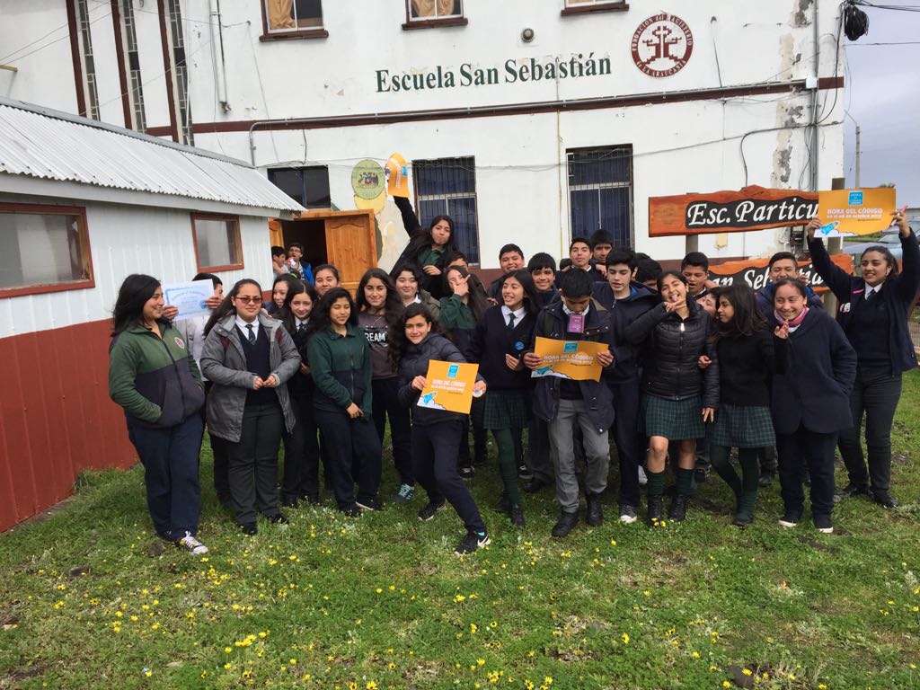 HoraDelCodigoCL's tweet image. La Escuela San Sebastián de Puerto Saavedra, Región de la Araucanía, termina su #HoraDelCódigo 2017! 
#programaelfuturo