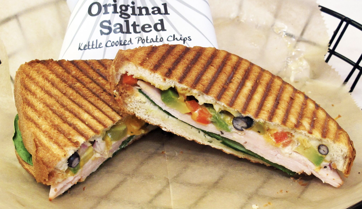 cr8cakes's tweet photo. #Turkey Ranch #Sandwiches are $2 OFF for #RewardsMembers this week! #chicagocafe #tinleyparkfood #lunch #sammiches https://t.co/AF6MmDyHef https://t.co/e74oj0TbjN