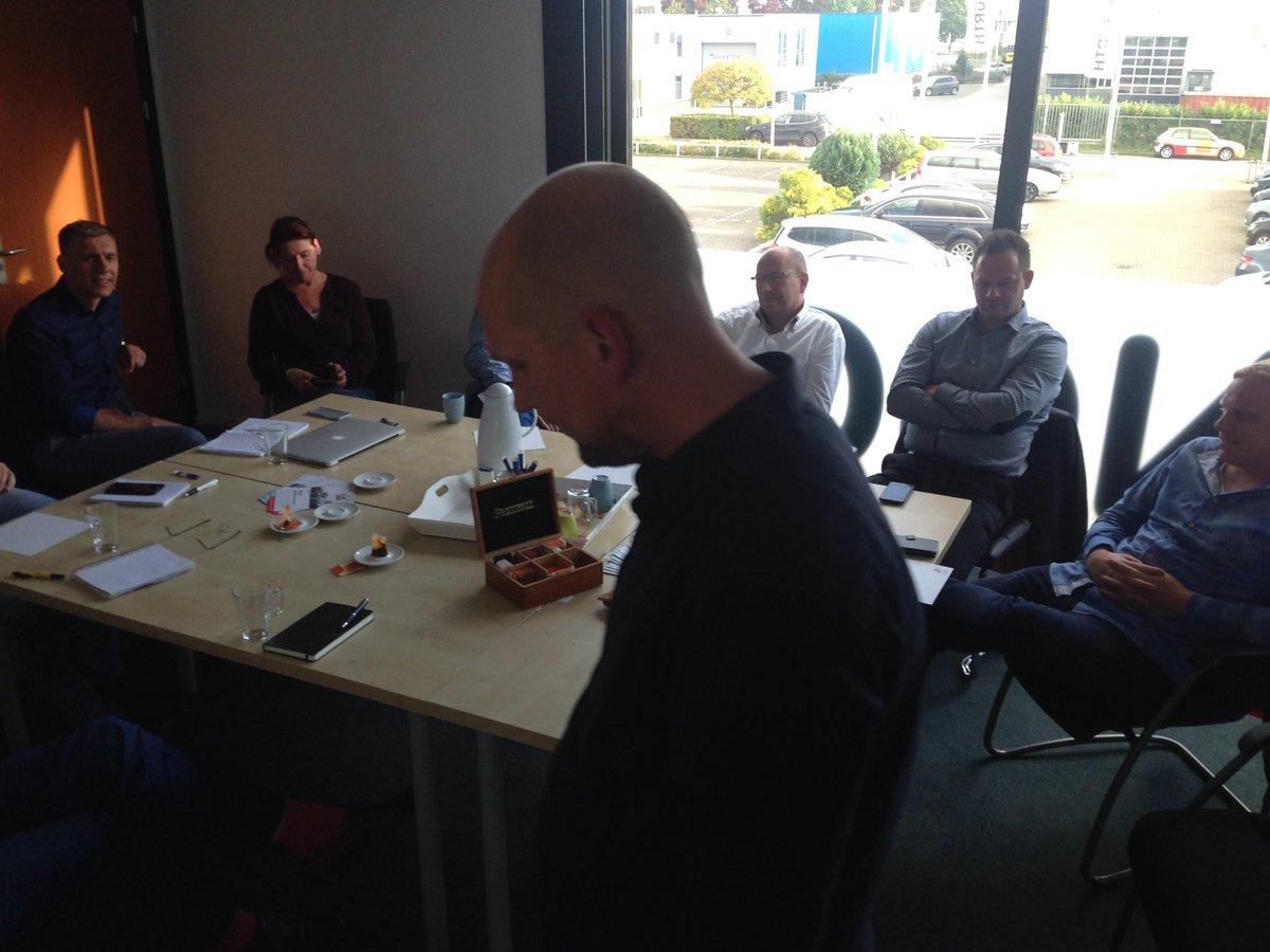 thenewbuilders's tweet photo. Henri Boertien, professional in omdenken, @PRIOM_nl, leert New Builders Scrum en Agile. Alles voor een wendbare bouwsector. #doen https://t.co/dCObxUsTRP