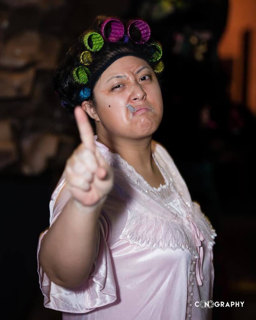 conography's tweet photo. #kungfuhustle #landlady #cosplay @dragoncon #toofunny #dragoncon2017 #atlanta #photography #conography #costume #d… https://t.co/yMLckMDrPP https://t.co/Kg7rpkQbob