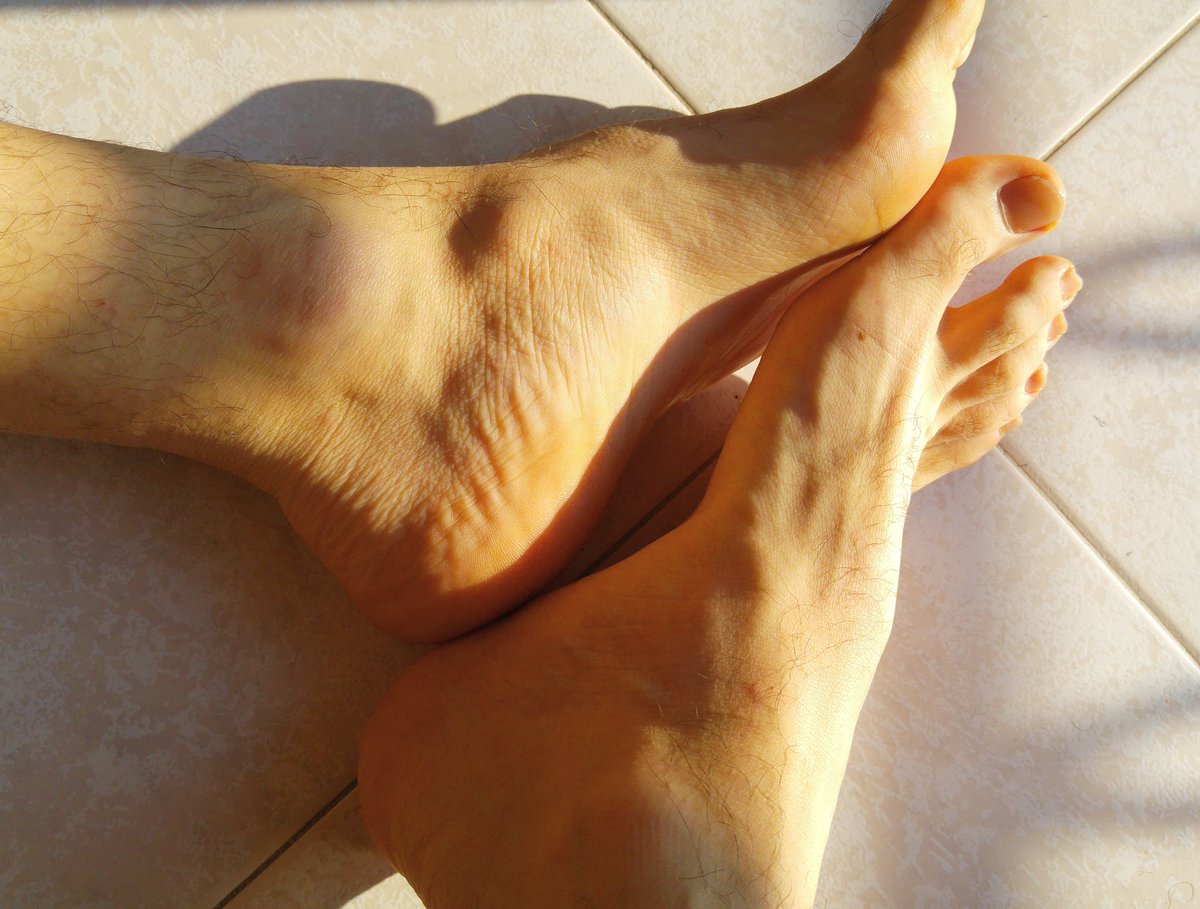 CashmasterBoy's tweet photo. #feetworship #feetofinstagram #feetnation #feetlove #feetbrazil #fagdom #cashdom #feetfetishworld #feetstagram #feetworld #feetslave https://t.co/lEN58R3D26