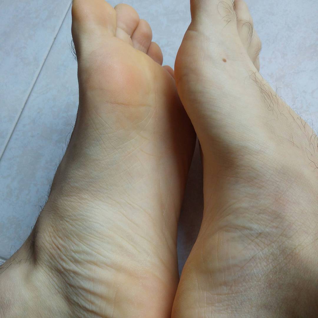 CashmasterBoy's tweet photo. #feetworship #feetofinstagram #feetnation #feetlove #feetbrazil #fagdom #cashdom #feetfetishworld #feetstagram #feetworld #feetslave #feet https://t.co/NDxe6p3TP5