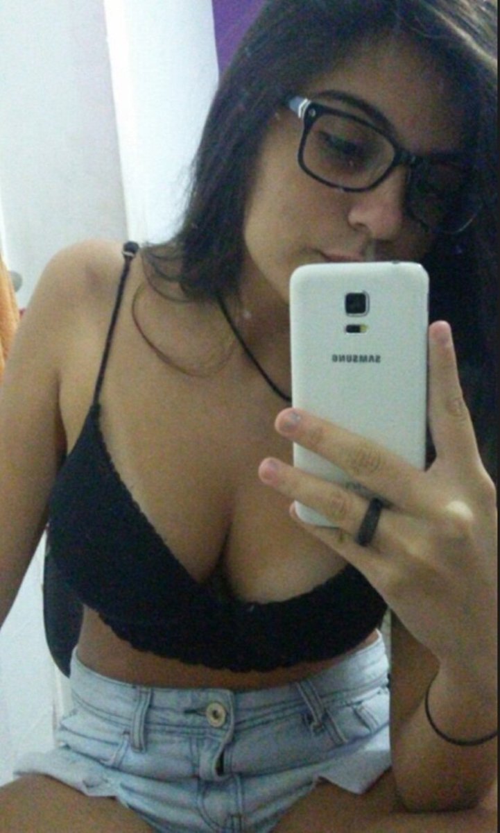 missquenta_'s tweet photo. eai 🤓 https://t.co/WOYXTqLxOi