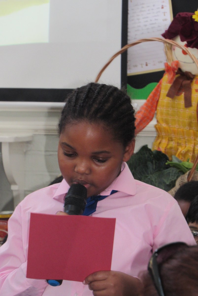 MeredaleSchool's tweet photo. Children performed Johnny Appleseed at our Harvest Assembly this morning to parents and guests #HarvestFestival  #Meredale #harvest #singing https://t.co/4sHtPM1r2Q