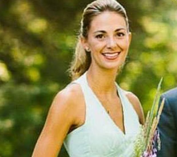 CBCNews's tweet photo. Friends of Tara Roe, missing since the Las Vegas attack, are posting on social media to try to locate her https://t.co/l3dHjSFd38 https://t.co/NxFJiFhTlF