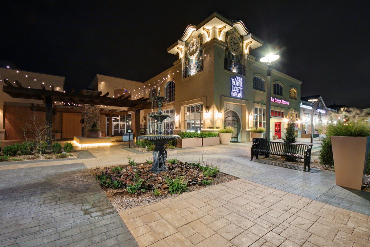 VineonMemorial's tweet photo. @TWLWineBar & @TWLBistro are booking Holiday parties dates!
918-970-4766 | contact@thewinelofttulsa.com
#party #corkdorks #besteventvenue https://t.co/pwvOozEfGa