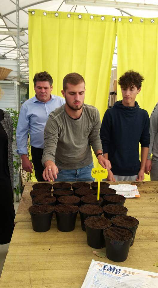 #bethechangetakethechallenge#greenlegacyhiroshima
Planting Seeds of peace at K.Lorenz school Venice