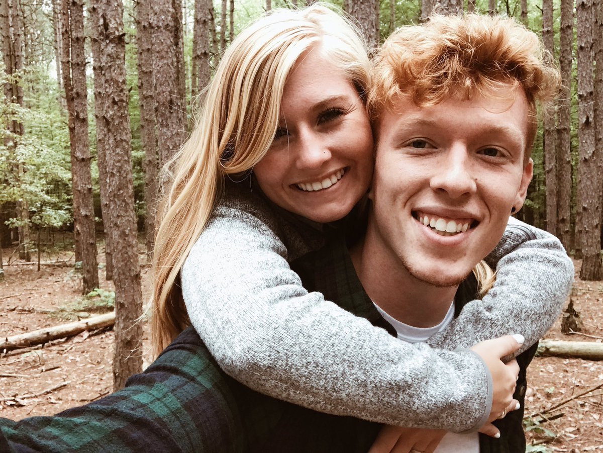mcox825's tweet photo. happy 21st to my best friend ♥️🎉 @Will_Hopkins5 https://t.co/dngtAXiJdq