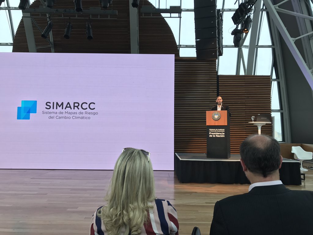 ClimaVistaAgro's tweet photo. "Con el #SIMARCC Argentina ahora hace parte de la discusión sobre el #CambioClimático" @sergiobergman #Ecoclimasol @jpb_ecoclimasol https://t.co/rvlXh0waGt