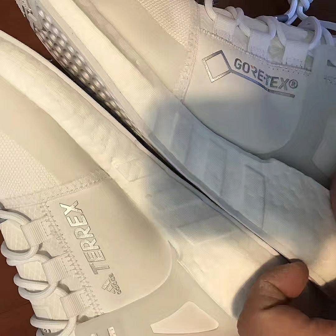 wubnan's tweet photo. eqt boost 防水版 43 一個
#eqt https://t.co/3tYPwMydG4