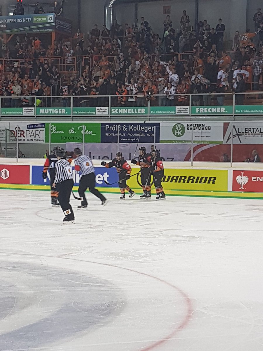 grizzlys_wob's tweet photo. 3'| TOOR! Was ist denn hier los?! Brent Aubin macht das 2:0! #grizzlys #WOBvsRBM @championshockey https://t.co/Zciy43Lhgt