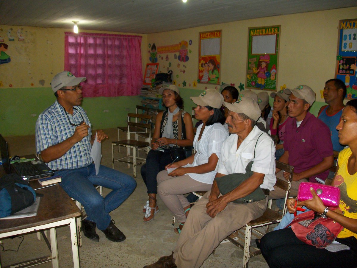 Taller de normas para los comités "Guardianes de la Cerbatana" goo.gl/M9Mxrd