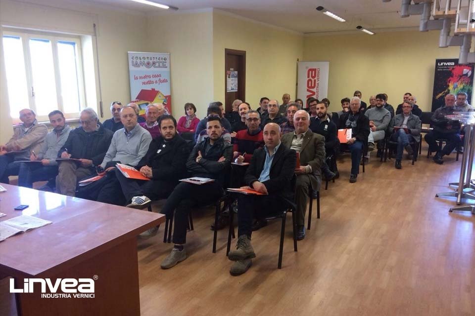 Linveasrl's tweet photo. Laboratorio per fare, Lezioni di #colore a Potenza. Focus: prodotti #antimuffa di #Linvea. https://t.co/hZVqX3nrJU https://t.co/nwqpfgGfKq