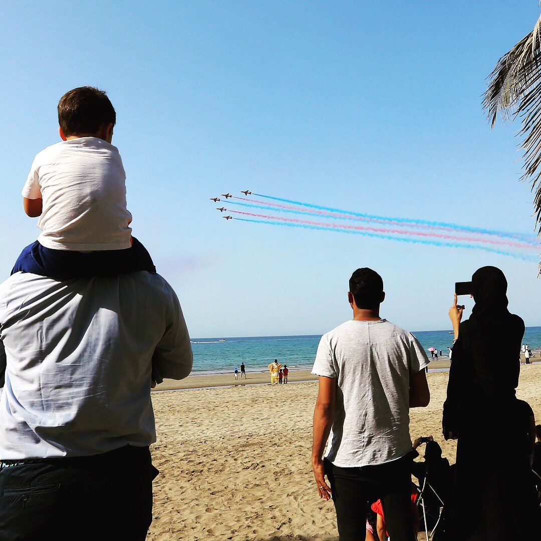 MasAlharthy's tweet photo. من عروض فريق السهام الحمراء بسلاح الجو الملكي البريطاني 
#Red_Arrows_show

#Redarrows #Red_arrows https://t.co/DF1rgLrLJl