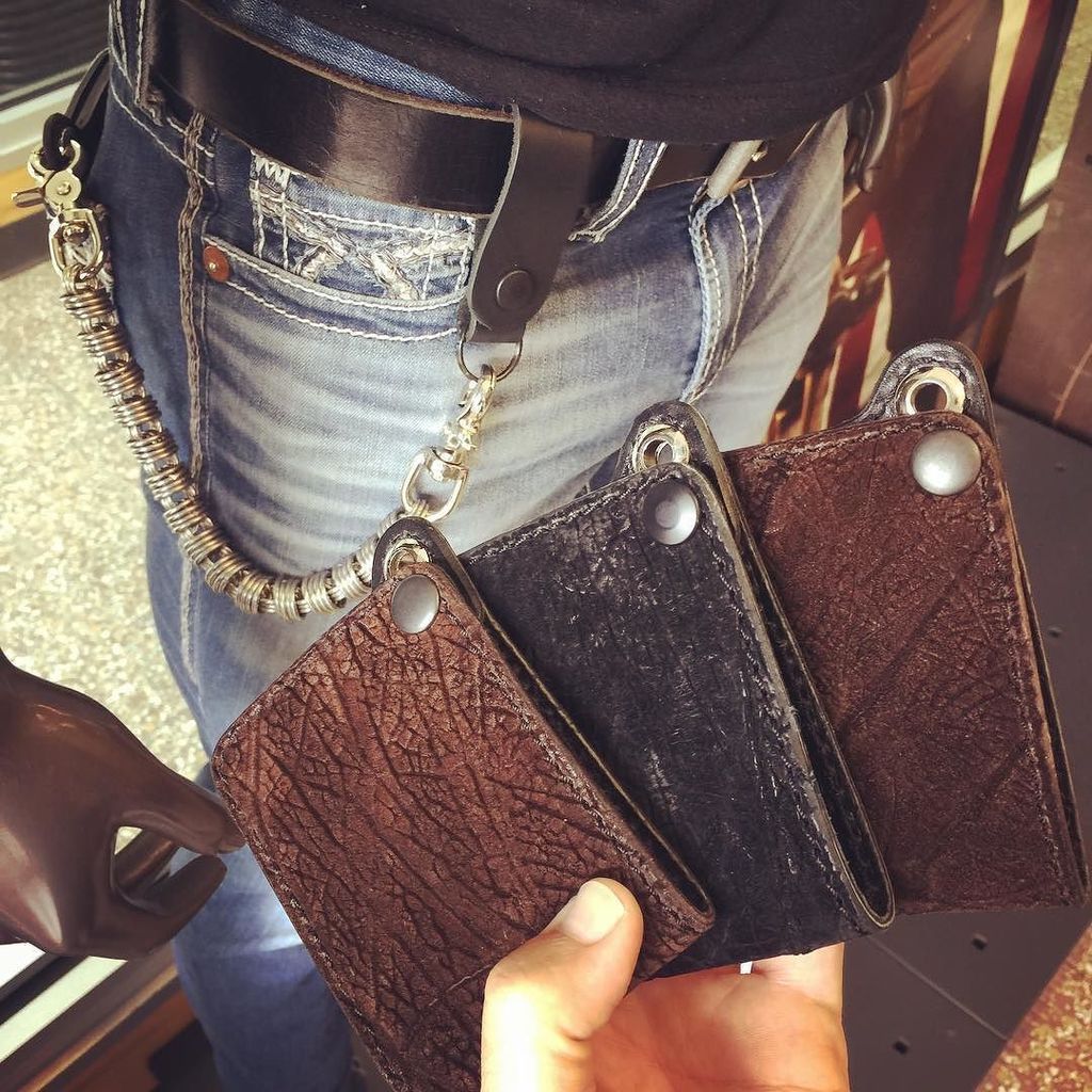 AnvilCustoms's tweet photo. I’m astonished there are still these 3 genuine #hippoleather mini Bifold #chainwallets for sale.  I had 21 total at one point.  Have you ev… https://t.co/VmjrmFMwPG
