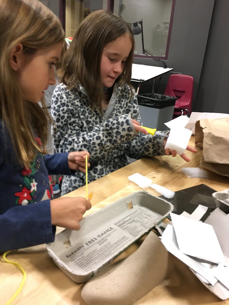 agourlayteach's tweet photo. Makerspace time today creating our changes on the earth’s surface #collaboration #ssdedu #brechat @BREmediactr @BraceBulldog https://t.co/R38zaoVf9t