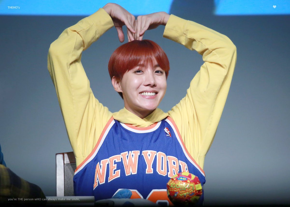 THEHO218's tweet photo. 171001 고양 팬사인회 #제이홉  #정호석 #호석 #홉이 #JHOPE #BTS #방탄소년단 @BTS_twt https://t.co/3PtyAtmlmO
