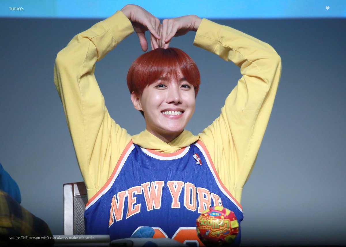 THEHO218's tweet photo. 171001 고양 팬사인회 #제이홉  #정호석 #호석 #홉이 #JHOPE #BTS #방탄소년단 @BTS_twt https://t.co/3PtyAtmlmO