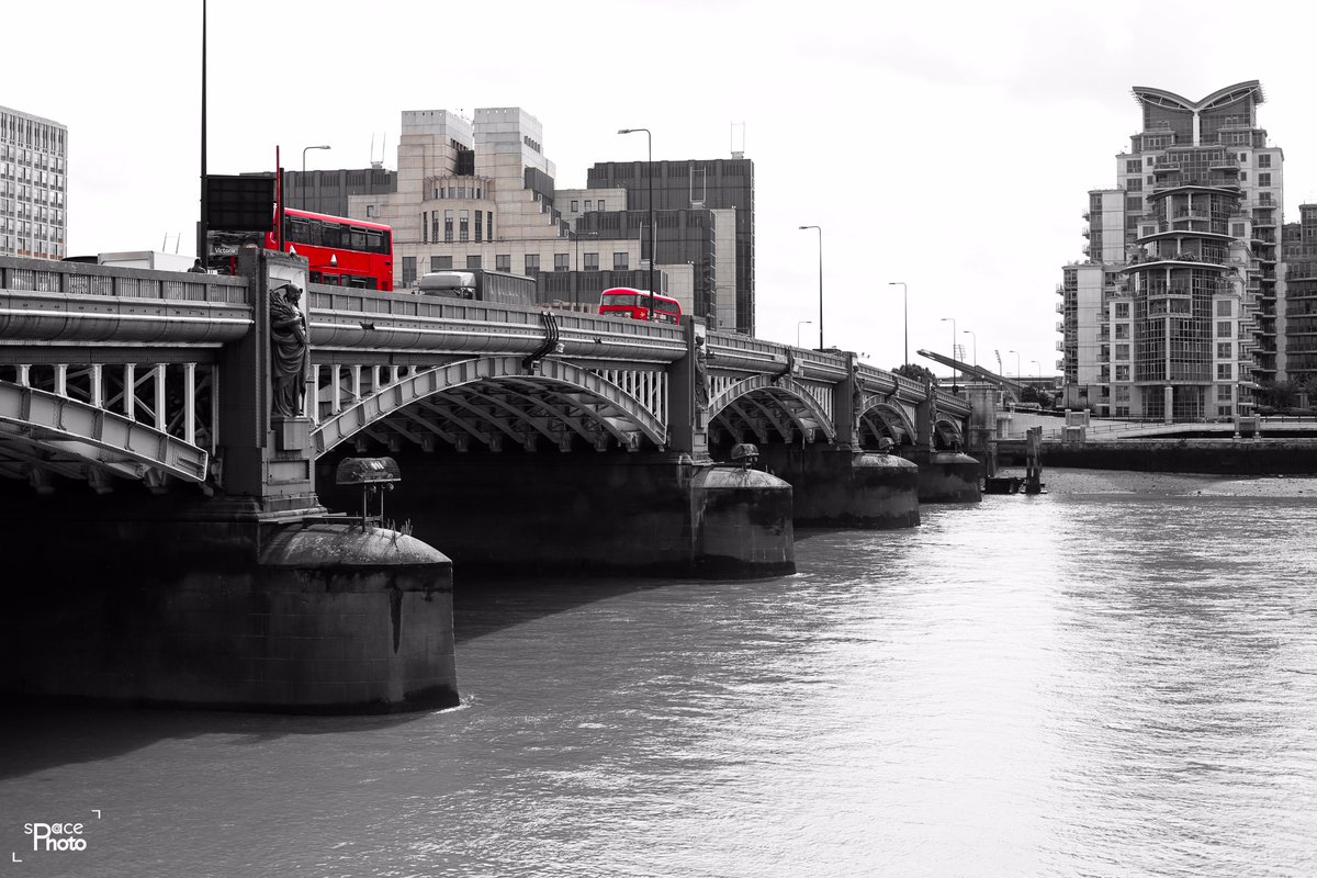 spacephotouk's tweet photo. Vauxhall Bridge SW1, Urban photography London

#Vauxhall #Bridege #Urban #Photography #London #2017 #Architecture #Photography #spacephoto https://t.co/hdjqU1cCza