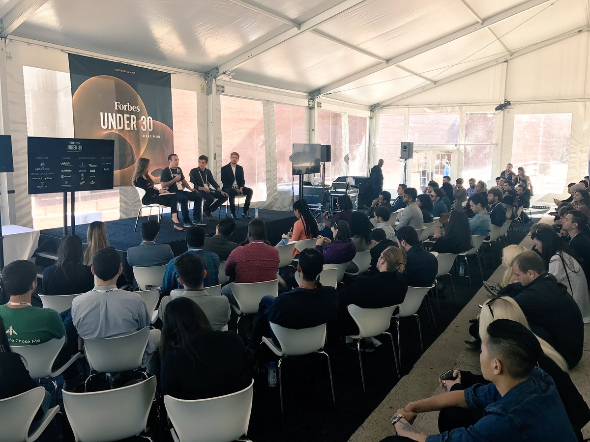 AlexandraNWil's tweet photo. Forbes Mobile Editor @EmilyInverso talking building billion dollar brands with @TeleSign @hubblecontacts @ManagedbyQ founders #under30summit https://t.co/6gq5BMrHnH