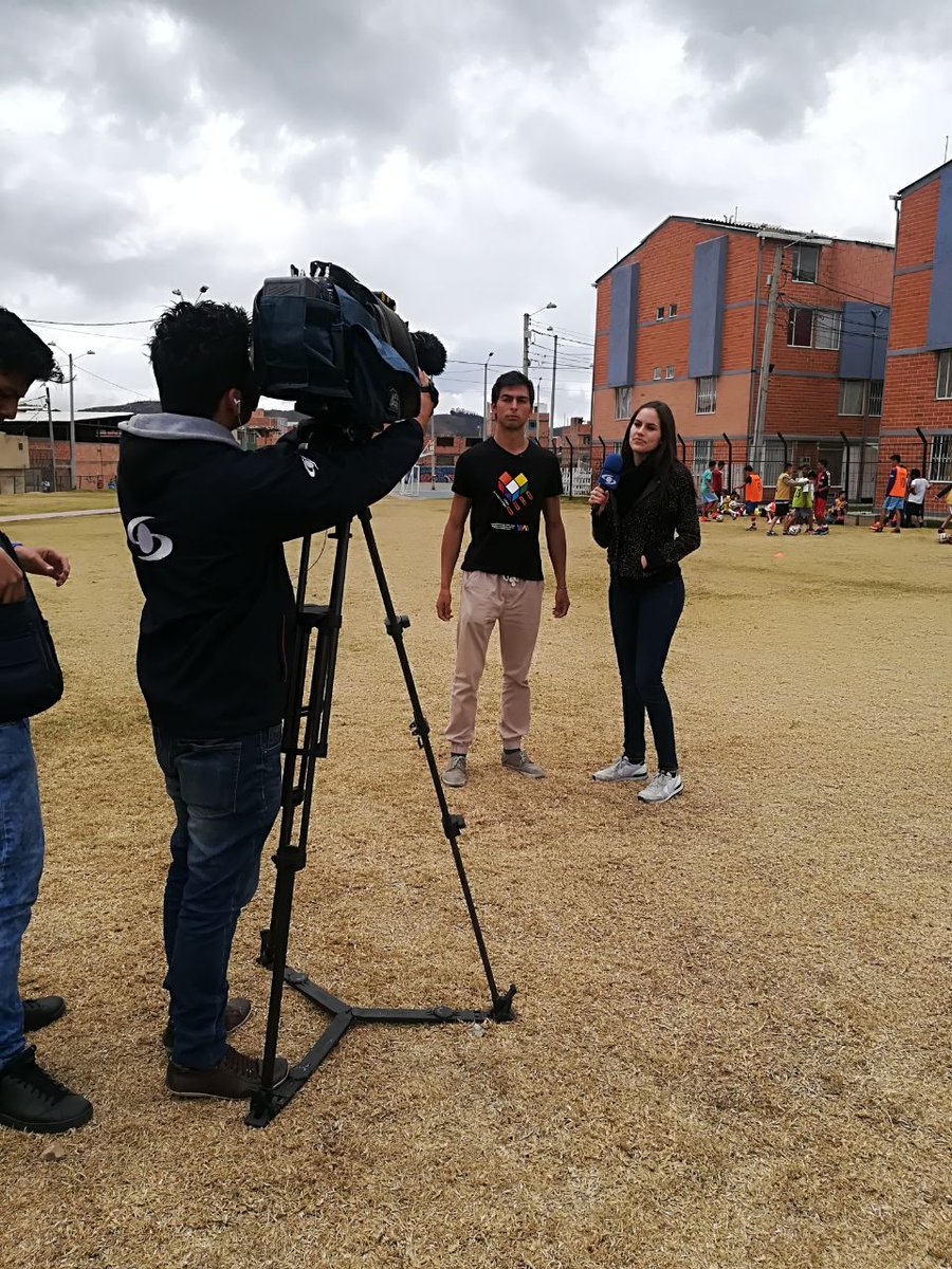 SoyQubo's tweet photo. Gracias a @LINDAPALMA y @NoticiasCaracol @CaracolTV  por el reportaje hecho de @Paz_Beca ganador y repre Col. de beca #JnJ @JNJCares #OYW. https://t.co/lLUkTZjXBC