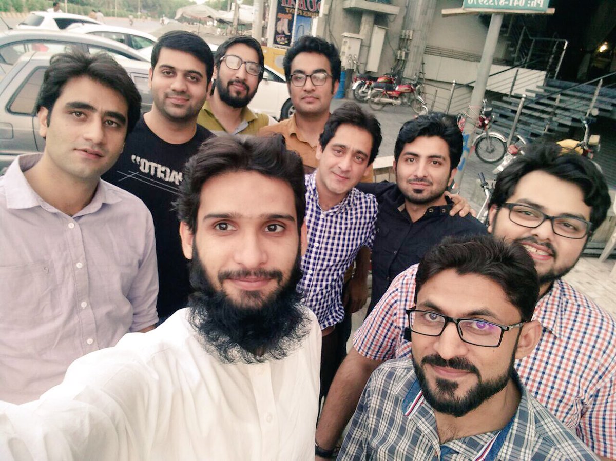 Dr_MoizZahid's tweet photo. They say that every cloud has a silver lining. This is my silver lining😊. Blessed to have this company. #Chosens https://t.co/ZkynPj8AHm