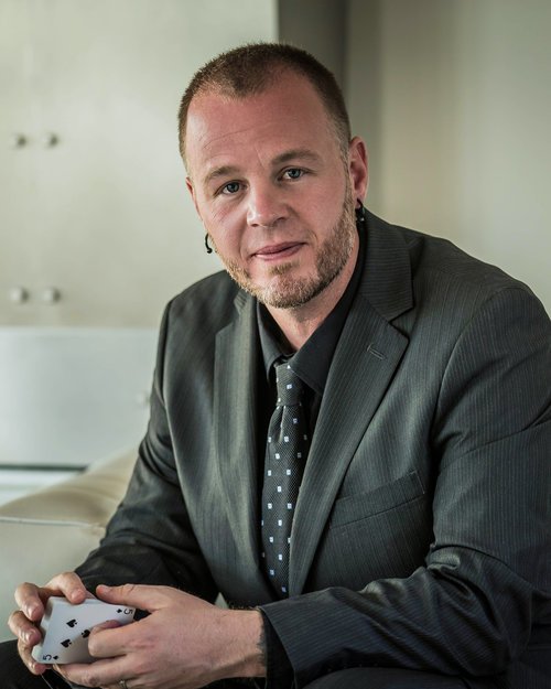 AdamWilber's tweet photo. Need a #KeynoteSpeaker for your #event? Take a look at why you should book me for your #CoporateEvent! #Magician https://t.co/AKJO2YXFCi https://t.co/nUwDjROHeM