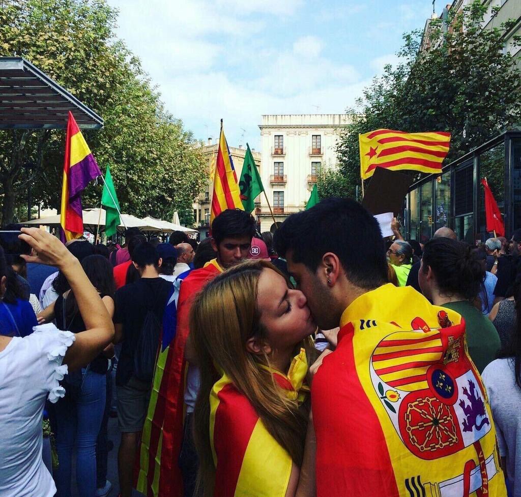 Multi_Deporte's tweet photo. Que no os engañe la prensa española. Que no os manipulen. En Catalunya no hay discriminación ninguna. https://t.co/FqcJAKjQt3