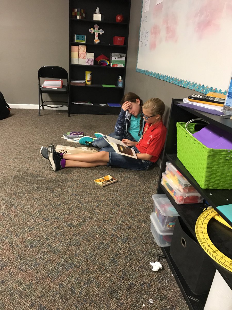 ACS_Crusaders's tweet photo. Reading during free time 🙌🏼🙌🏼 #acscrusaders #takeholdbebold https://t.co/Bd2OVlIKhE