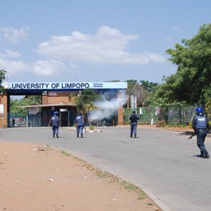 chubrrt's tweet photo. Blessed to receive an offer from the University of Limpopo-Turfloop 🙌 #FloopNation https://t.co/q22HYRkWZc
