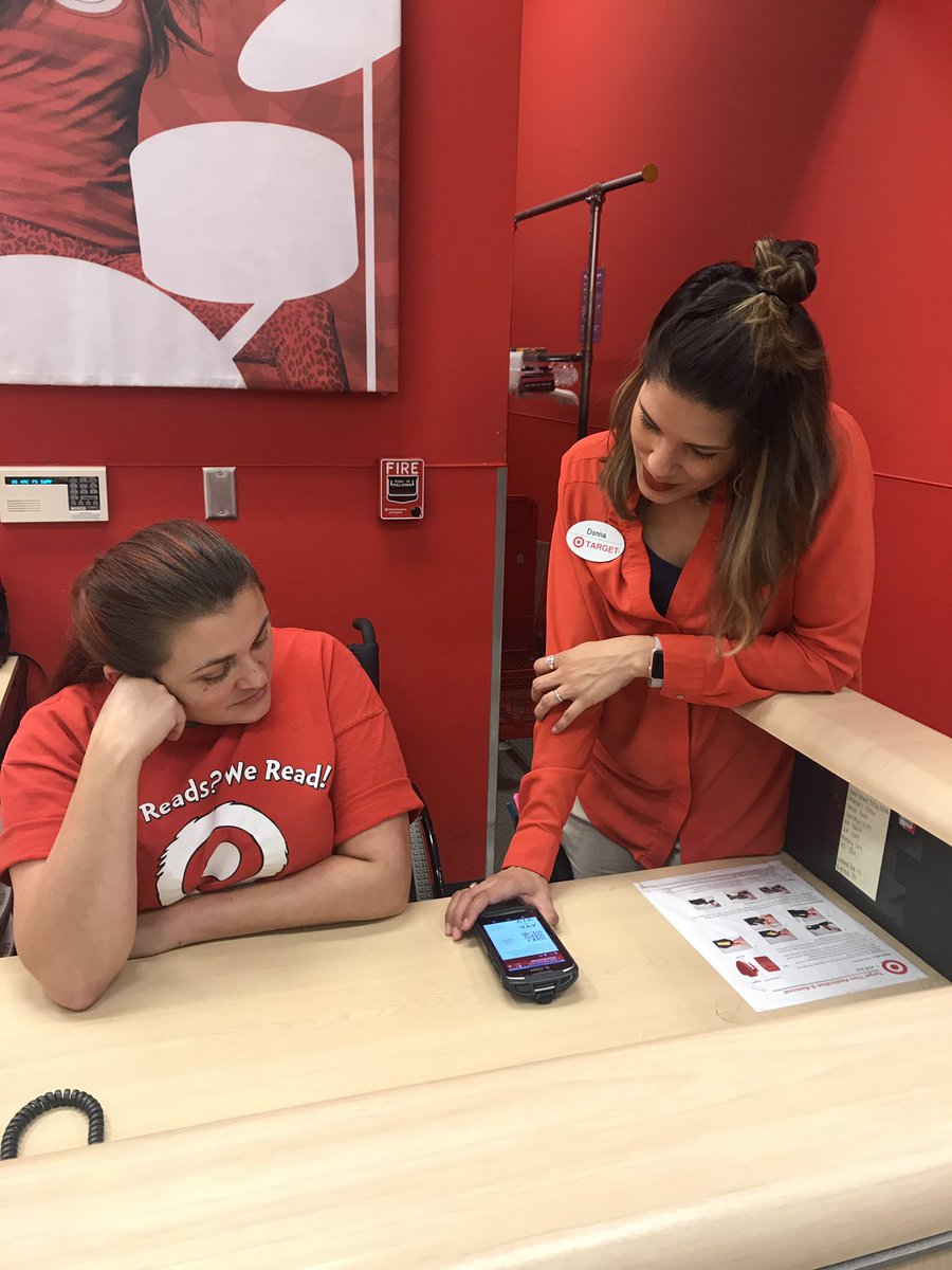 Love taking #ExperienceTraining to the saleslfoor on the #mydevice! 👕👖👗👚👔👠👡👢#D304Strong  #T1115 #WorkSomewhereYou❤️