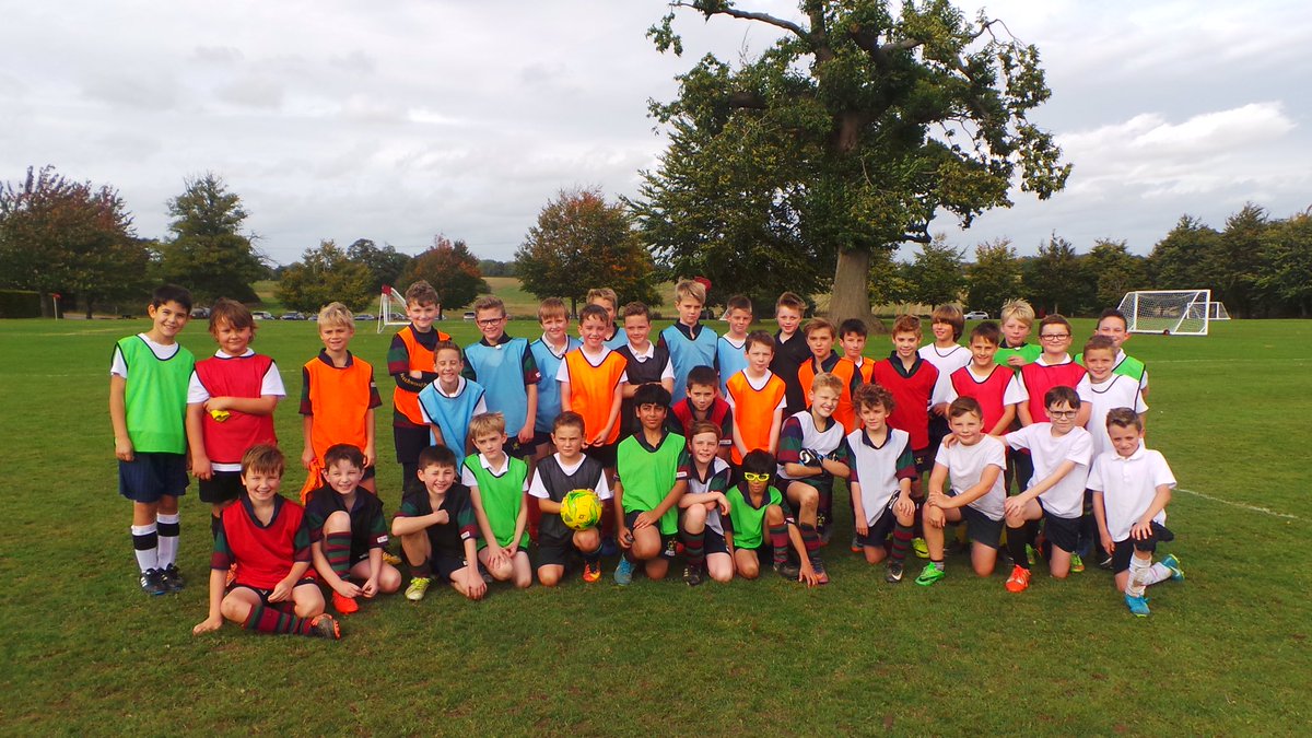 BWPSport's tweet image. Great to have Markyate school over for a festival of football. #skillsdrillsandtricks #smallsidedgames  #hubschool @isfafootball