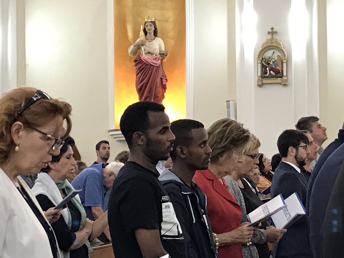nev_it's tweet photo. #abbattiamoimuri #pontinonmuri #corridoiumanitari #LiveTheBorder #3ottobre #Lampedusa nella chiesa di San Gerlando https://t.co/JVchoFNHEw