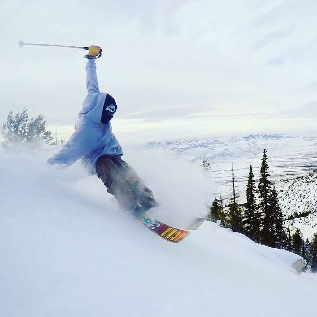 PandaPoles's tweet photo. May the flames be stoked... Let thy glory be unleashed!
Photo: @tsakthecat
@boferro @pebbleskiarea
#PandaPoles #SkiTheRock #Skiing #Spre… https://t.co/WFh9Wkw36L
