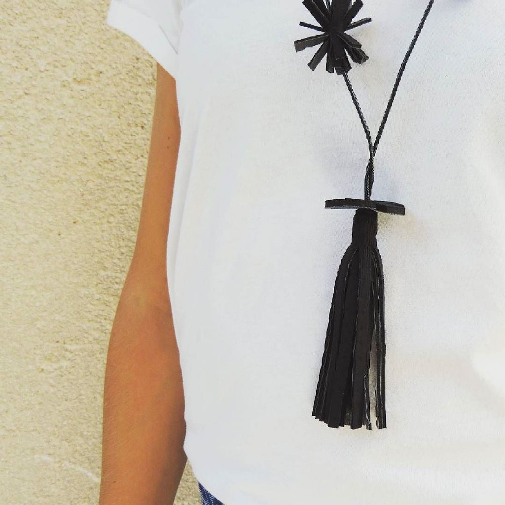 interoelements's tweet image. Black details ♻♻♻ #interoelements #fringed #necklace #recycled #slowfashion #mnml #zerowaste #fashionstartup #blec… ift.tt/2xebPY9