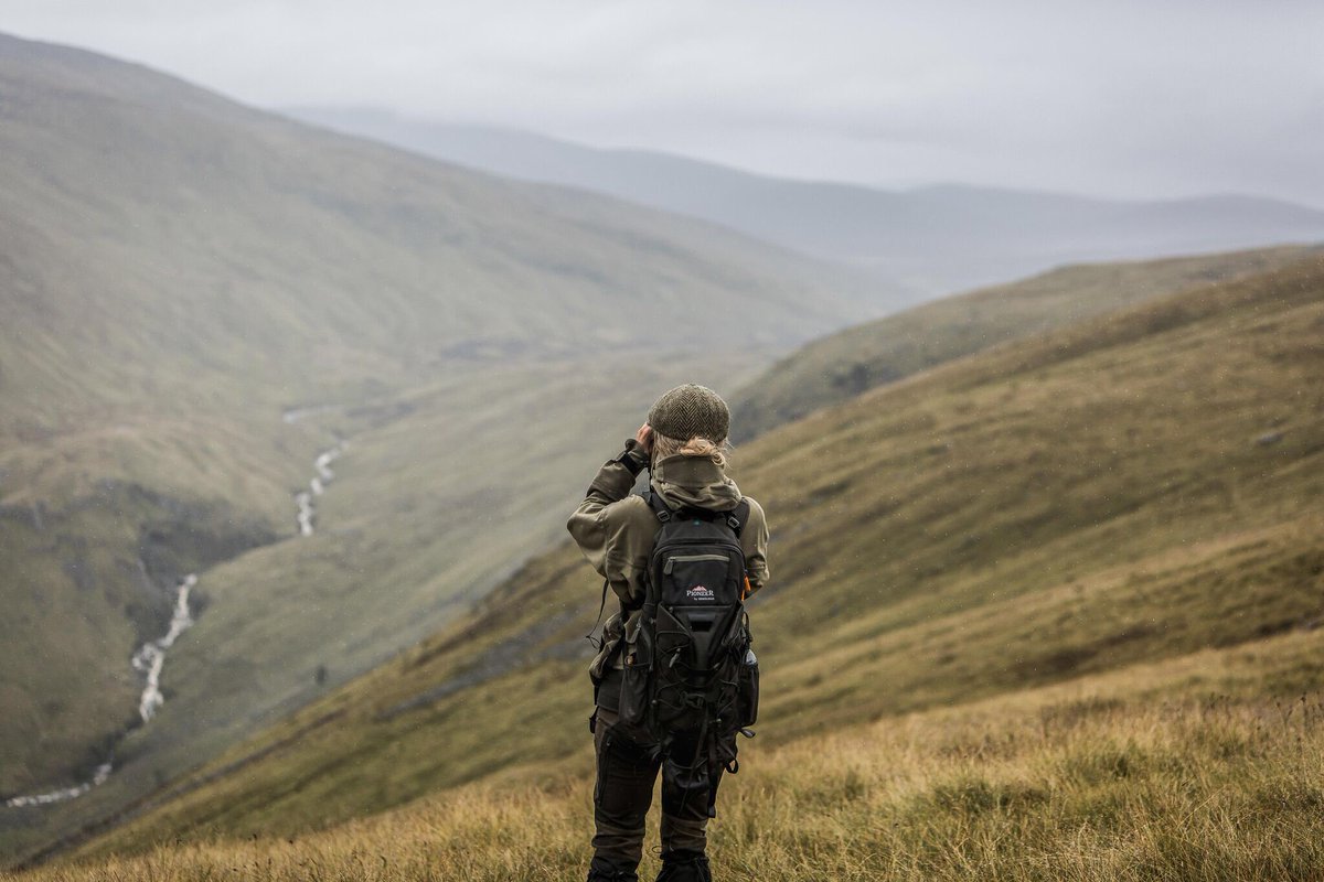 rachelhunts's tweet photo. If we were meant to stay in one place, we'd have roots instead of feet. 🌿#LadyOfAdventure #HighlandStalker https://t.co/rNSBHSk4OP