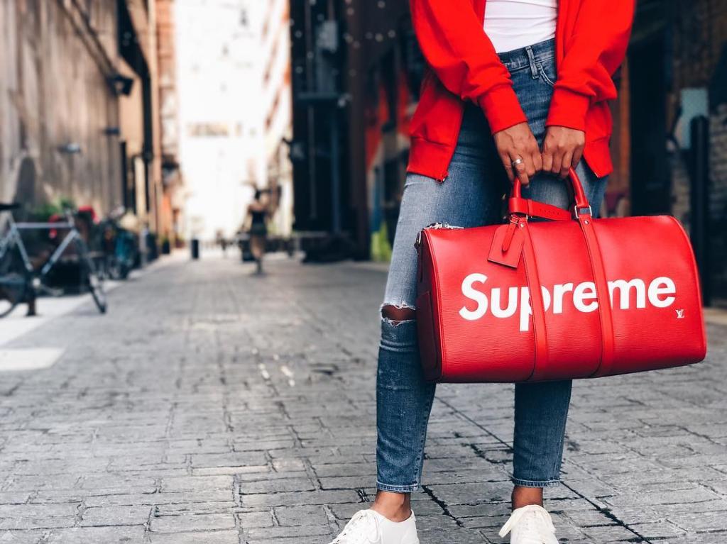 Louis Vuitton x Supreme Keepall Bandouliere Epi 45 Red