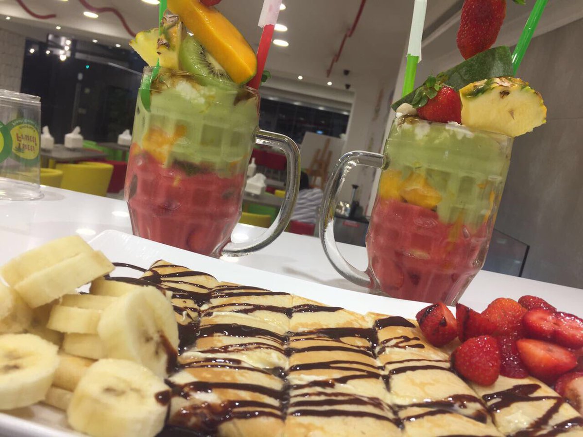 TuttiFruttiLeb's tweet photo. Sharing is caring #TuttiFruttiLeb #Crepe #Cocktail https://t.co/sFFvKmYZyF