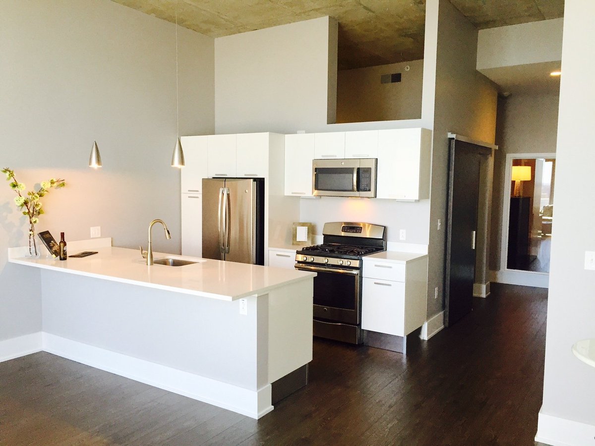 the_opop's tweet photo. Kitchens With a View.

Tower Residents Enjoy Unbeatable Views from Up to 25 Stories High. #LiveAtOPOP, and Take in the Sights While... https://t.co/zeZY4WDLqo