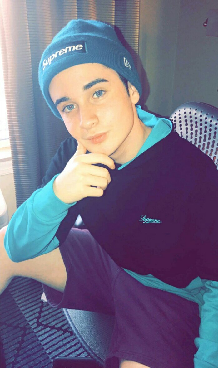 NohaHannon's tweet photo. @jjhannonnn blue blue blue blue everywhere 💕❤❤❤ https://t.co/GM4zaZt51f