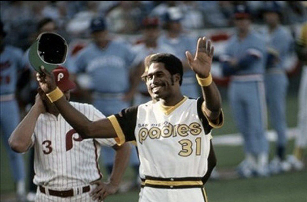 A Happy Birthday to former Outfielder and Hall of Famer Dave Winfield 