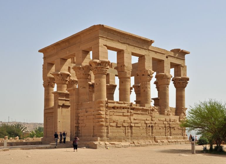 RealmofHistory's tweet photo. Astounding #Animation #Reconstructs #Philae – The Magnificent #Ancient #Egyptian Island #Temple Complex https://t.co/2hqBlVkbPo https://t.co/klcPHVCmDh