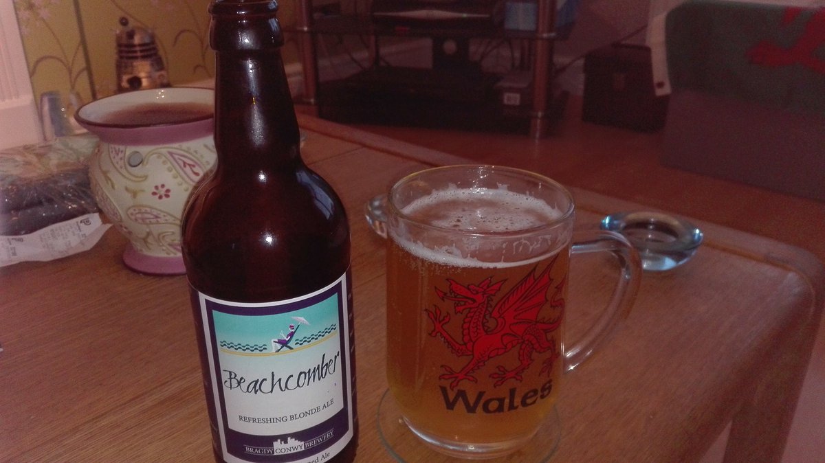 Ffyncwraig's tweet photo. Dewis o gwrw yw: 'Beachcomber' o @ConwyBrewery #Lyfli https://t.co/iTQIi6ok0w