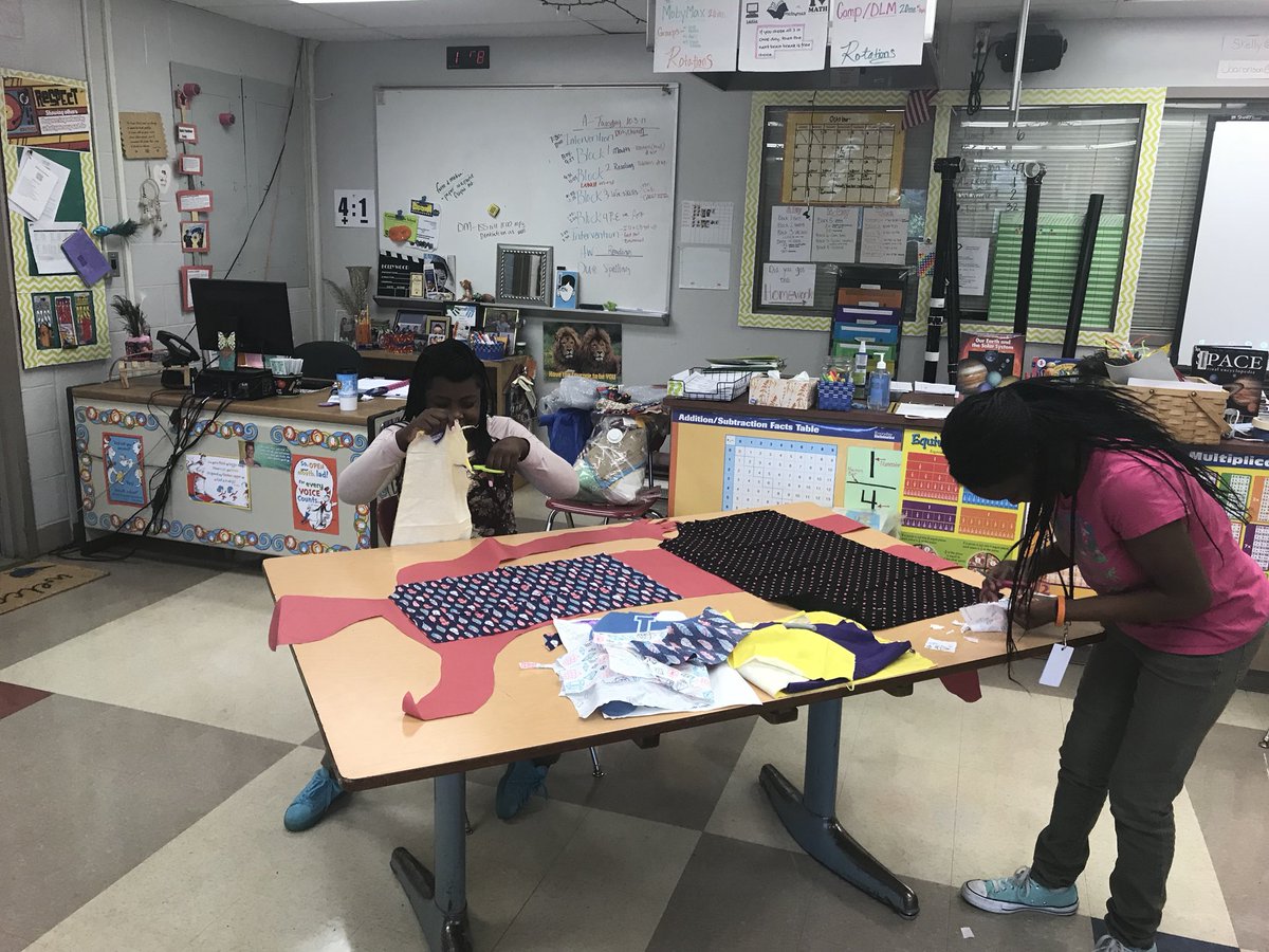 sagefamous's tweet photo. Creating life size super hero’s for PBIS #cms58CARES #CenterSD  #room1 https://t.co/5b6Kd71FrV
