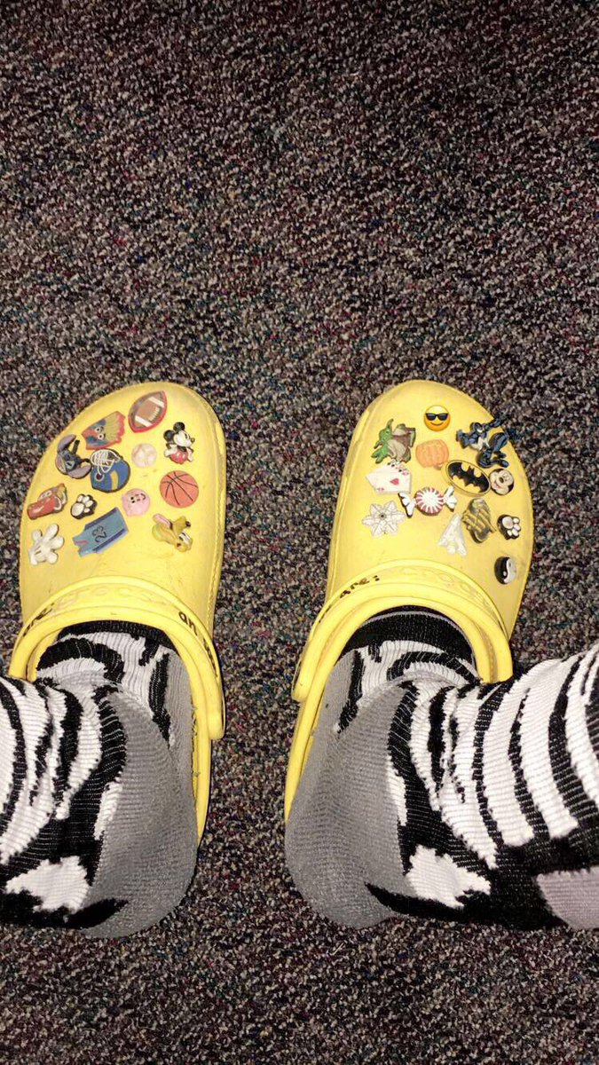 planocrocs's tweet image. The prestigious Crocs of the Month award goes to @ChanceBolt with the vintage crocs and ALL vintage jibbits #grindszn #filltheholes