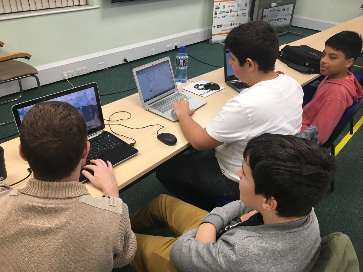 speediecelt's tweet image. Teenagers attending @CoderDojoGalway #Blender 3Dcreation class with Jason at #Insight @nuigalway @3DAmbit @galway2020