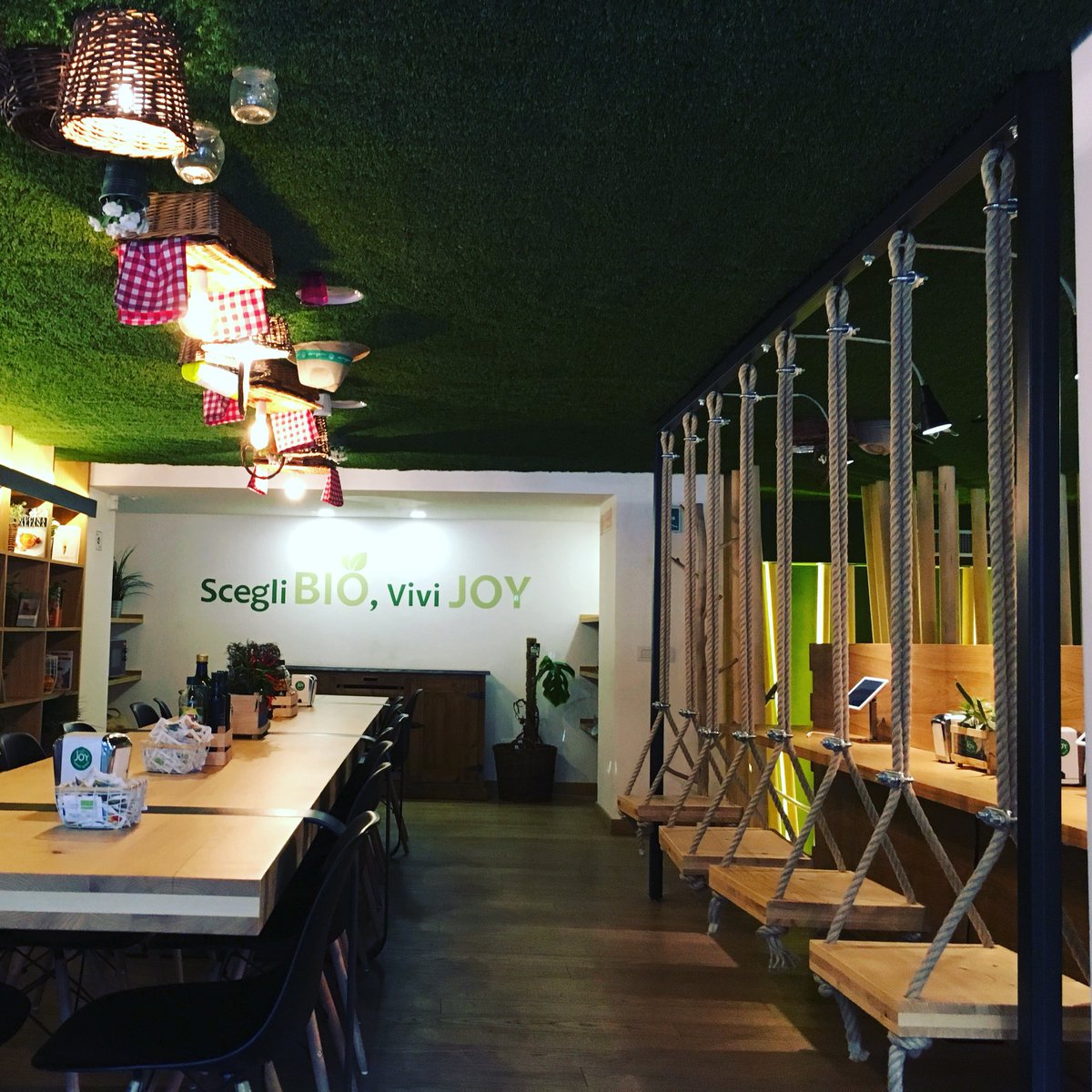 StrayDesign's tweet image. Riunioni altalenanti #straypeople #meeting #goodmorning #bio #swing