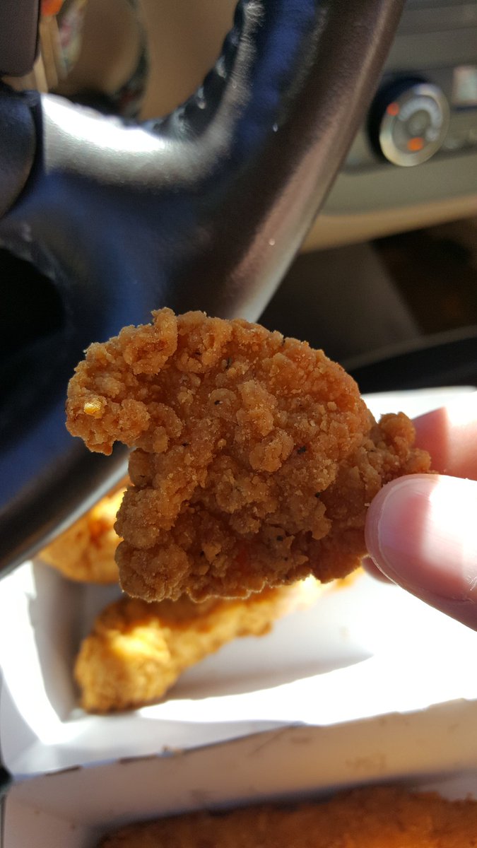 st00ben's tweet photo. @McDonalds what's wrong with this picture? I ordered 6 tenders, not 5 and a nugget. https://t.co/KXN833qEKY
