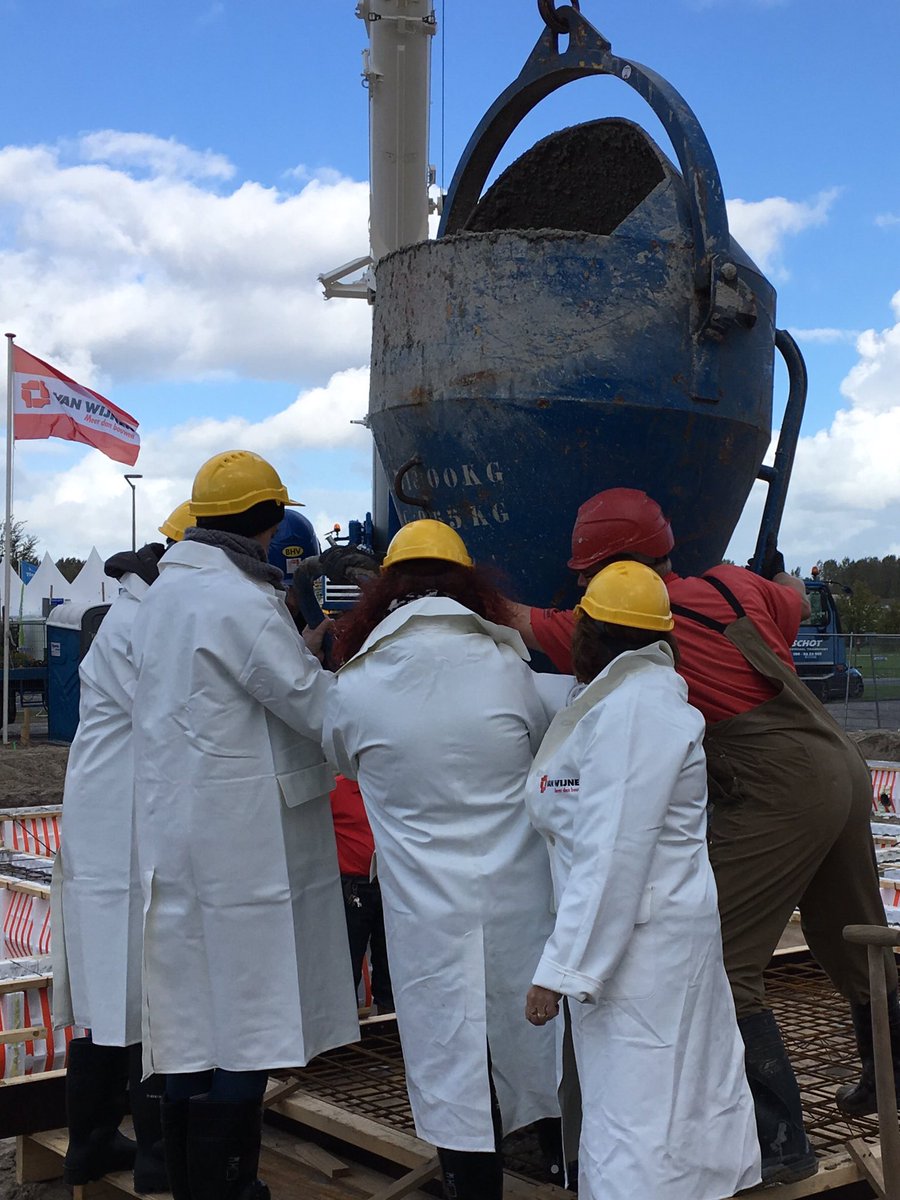 Bouwen doe je samen! Mooie aftrap met clienten Triade voor project Troje @TriadeFlevoland <a href="/GoedeStede/">GoedeStede</a> <a href="/VanWijnenGroep/">Van Wijnen</a>