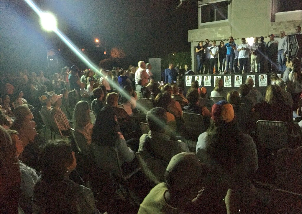 laidygomezf's tweet photo. Este compromiso es de TODOS, no podemos resignarnos y dejarle el estado a quien lo tiene en  ruinas #ProtestaConTuVoto  este #15Oct https://t.co/CVLagr6JEm